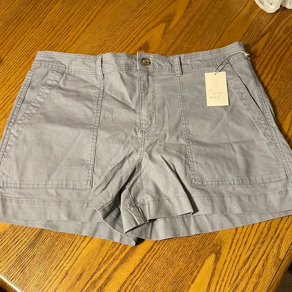 High rise Shorts 3.5” inseam-light blue - Picture 1 of 11